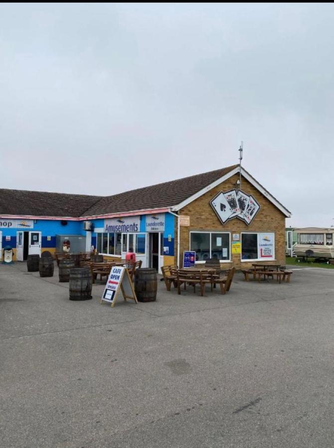 The Luxury Wolds Retreat 6 Berth 3 Bedrooms Beds Made For Arrival Wifi Ingoldmells Zewnętrze zdjęcie