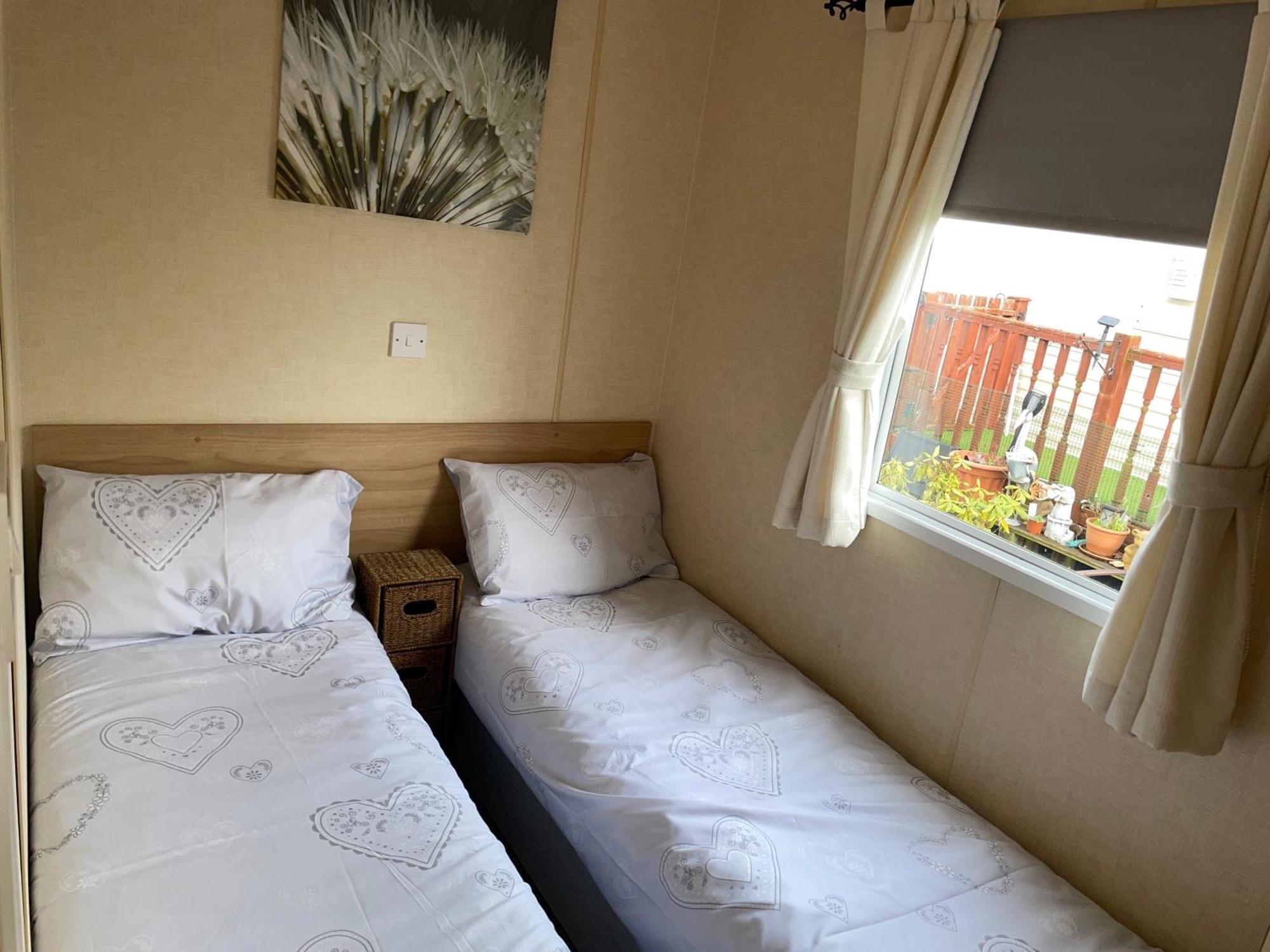 The Luxury Wolds Retreat 6 Berth 3 Bedrooms Beds Made For Arrival Wifi Ingoldmells Zewnętrze zdjęcie